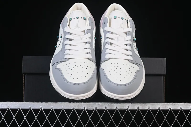 All categories Air Jordan Jordan series basketball shoes Air Jordan 1 Low Air Jordan 1 Low AJ1 Joe 1 emerald hook low-top cultural casual sneakers IH7319-001